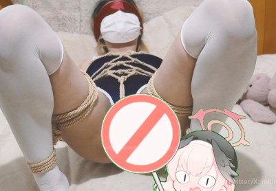 【米粒儿】白丝校供死库水，合法萝莉挑战无内话筒跳蛋！龟甲+分腿缚+足控tk，无限强高！