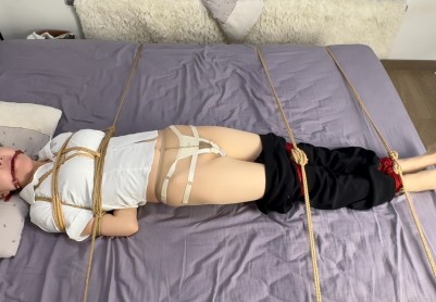 【眼眸出品】第六十七部《秒C神器之床上挣扎》