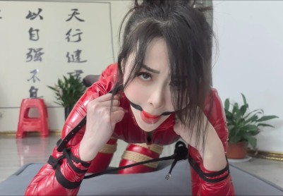 【栖月】高冷御姐皮衣续作！《绝望无助的女搜查官2》口球K9凌辱 丝袜践踏