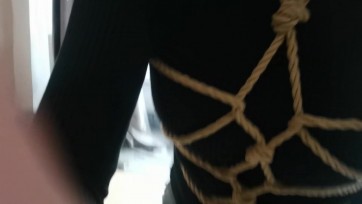 【绳之韵】豆豆，口塞、龟甲户外训练，，踩豆虐足训练自发性新项目（踩豆爬楼梯、快步走、蹦跳、起立蹲），户外绑绳漏出、脱鞋展示、按揉短丝小脚丫