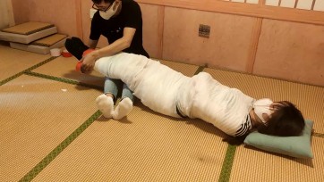 【一绳所爱】米粒-第一次被胶带全包挠脚心