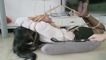 【王五先生】惩罚犯错的秘书