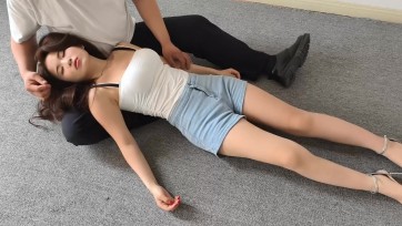【鑫鑫工作室】小妹妹昏倒