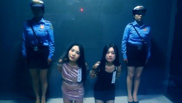 【胜景影视】《知法犯法之空姐没落 》第四集 在执行死刑前一天郭莉莉和潇悦悦被驷马捆绑一级禁锢，最终一个被枪决一个被注射死刑