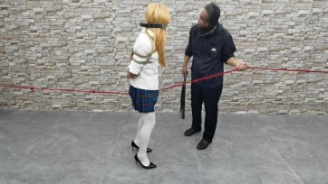 【HD飞天】JK少女毒犯被抓获,宁死不供出团伙,那就让其尝尝脚钉的厉害