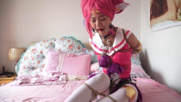 【逍遥】首次拍摄cos剧情类作品！《星之守护者拉克丝沦为奴隶》绳捆龟甲，跳蛋刺激，贞操带禁锢