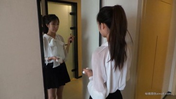 【左手魔力】清纯小靓妞捆绑与镣铐